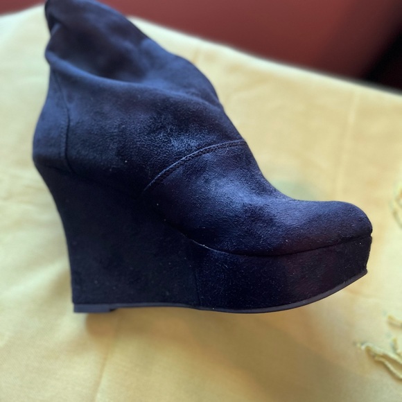 Cuffed suede ankle boots - Picture 9 of 12